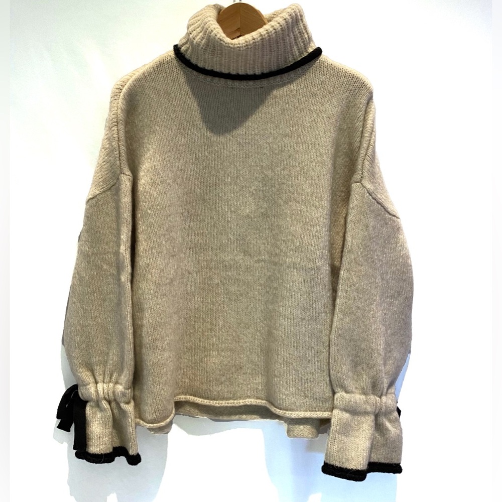 Zara Knit Sweater with Black Trim and Tie Sleeves, size L, NWT